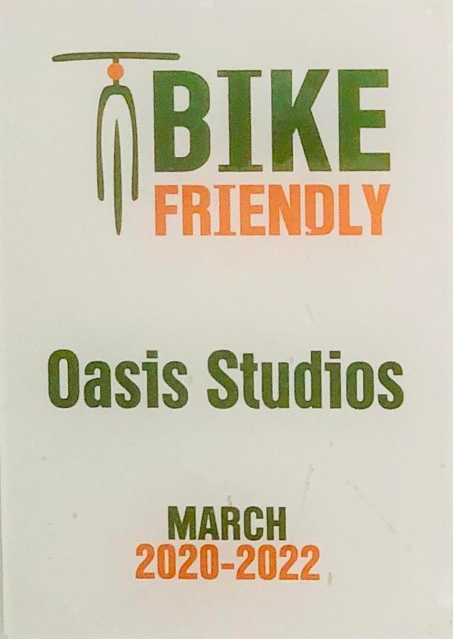 Oasis Studios 미크리 비글라 외부 사진
